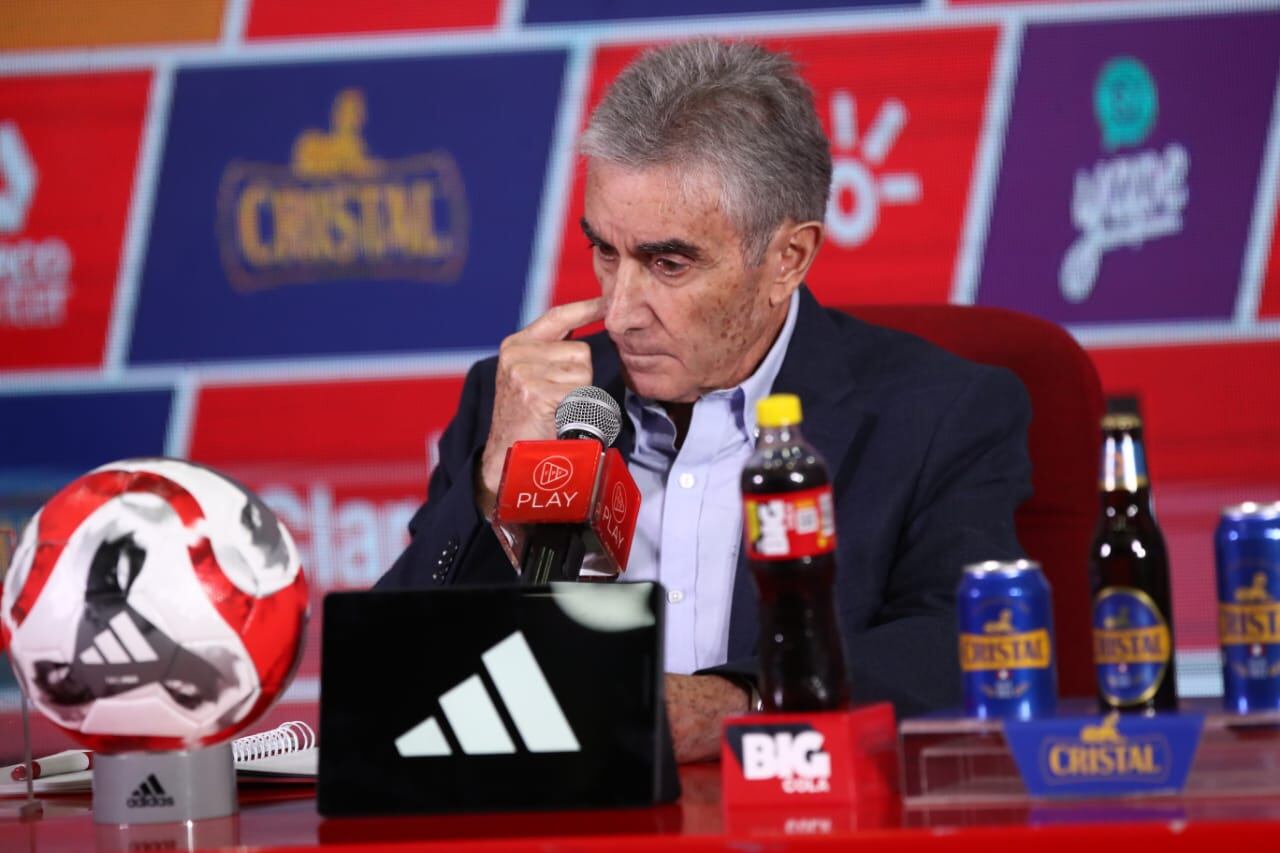 Juan Carlos Oblitas se pronunció sobre la detención preliminar de Agustín Lozano y aseguró que esta medida afecta considerablemente a la selección. (Foto: jorge.cerdan/@photo.gec)