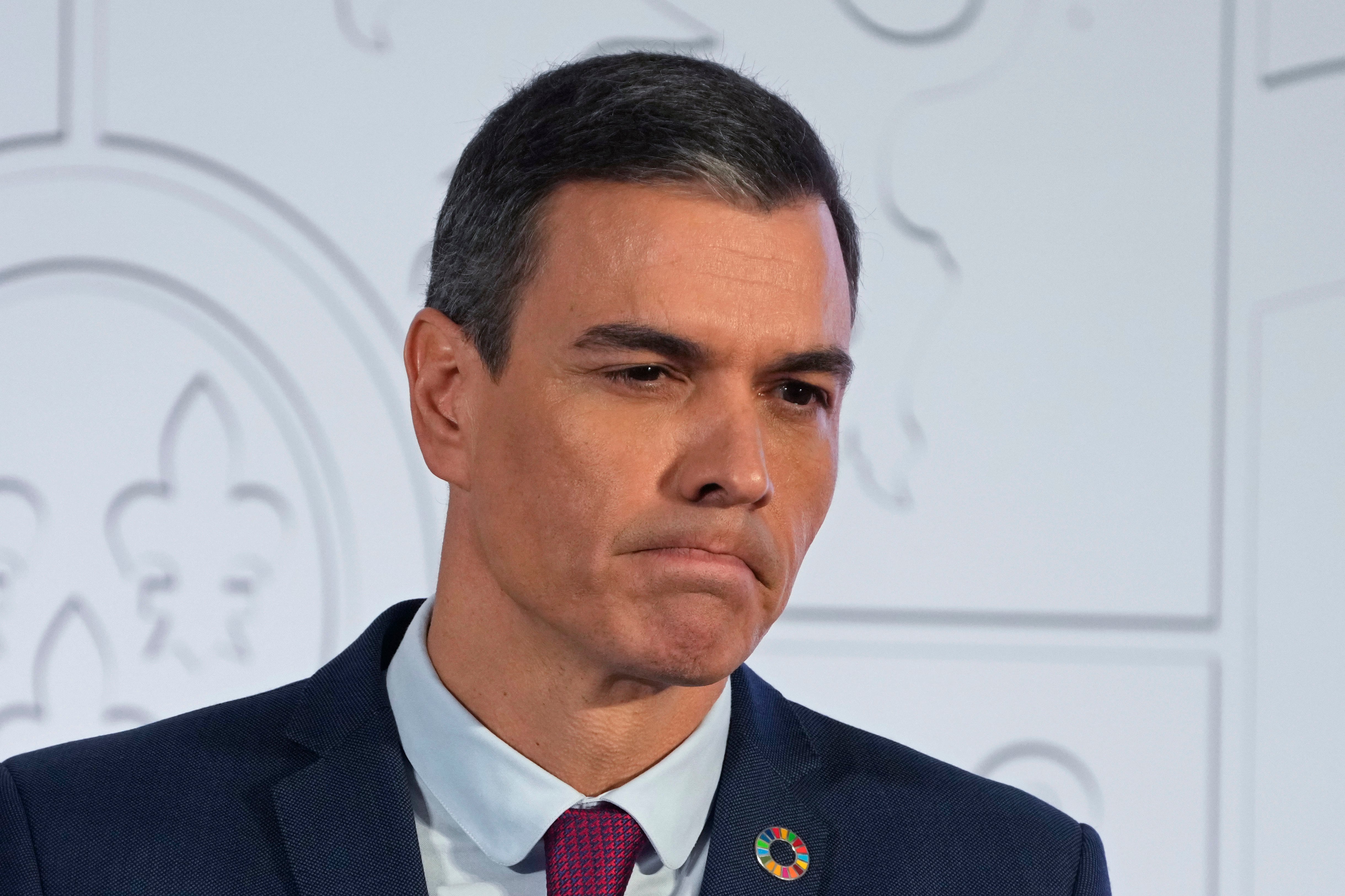 El presidente de gobierno Pedro Sánchez, criticó a las principales empresas tecnológicas por permitir la proliferación de contenido ilegal, como el abuso sexual infantil. (Foto AP/Paul White)