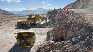 Trabajadores de mina de oro de Buenaventura en huelga por mejoras laborales