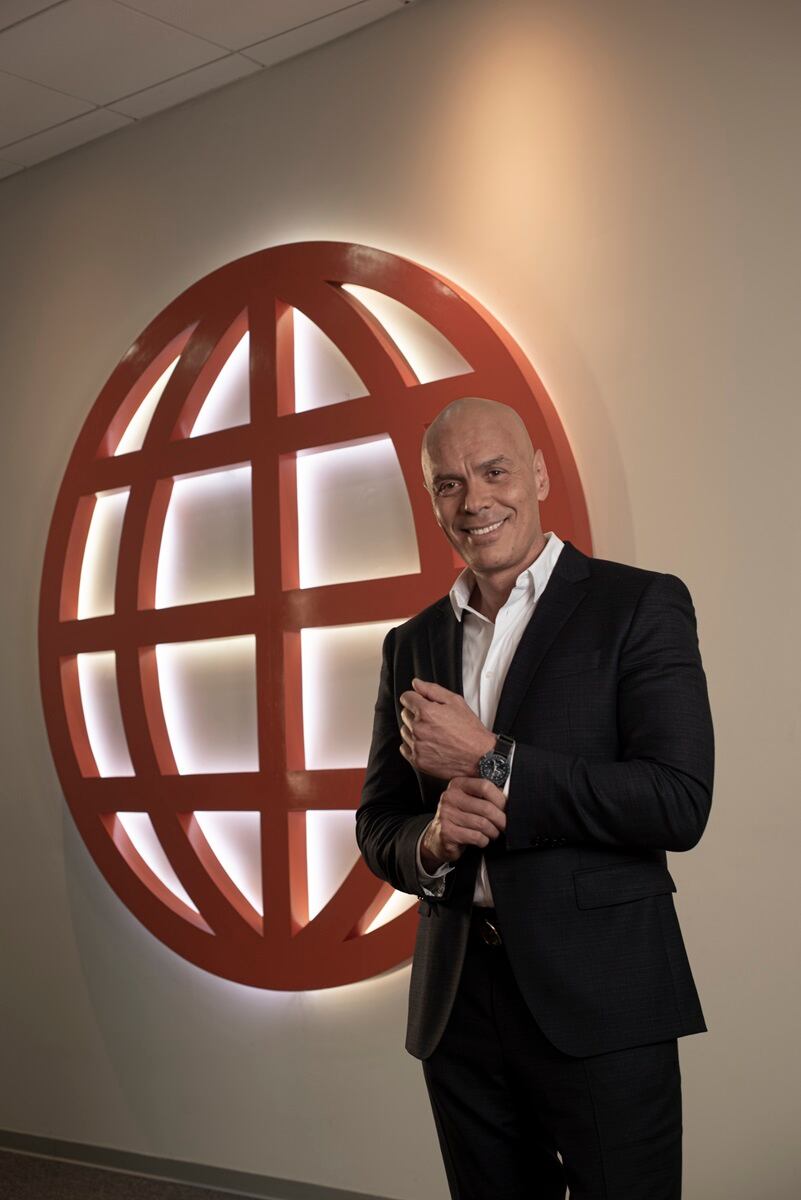 Fernando Múñiz, Gerente general de América TV.