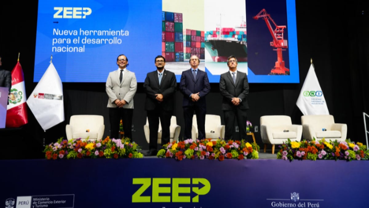 El Ministerio de Comercio Exterior y Turismo presentó el reglamento de la Ley N.° 32449, que crea el Tratamiento Especial Tributario y Aduanero para las Zonas Económicas Especiales Privadas (ZEEP). Foto: Mincetur.
