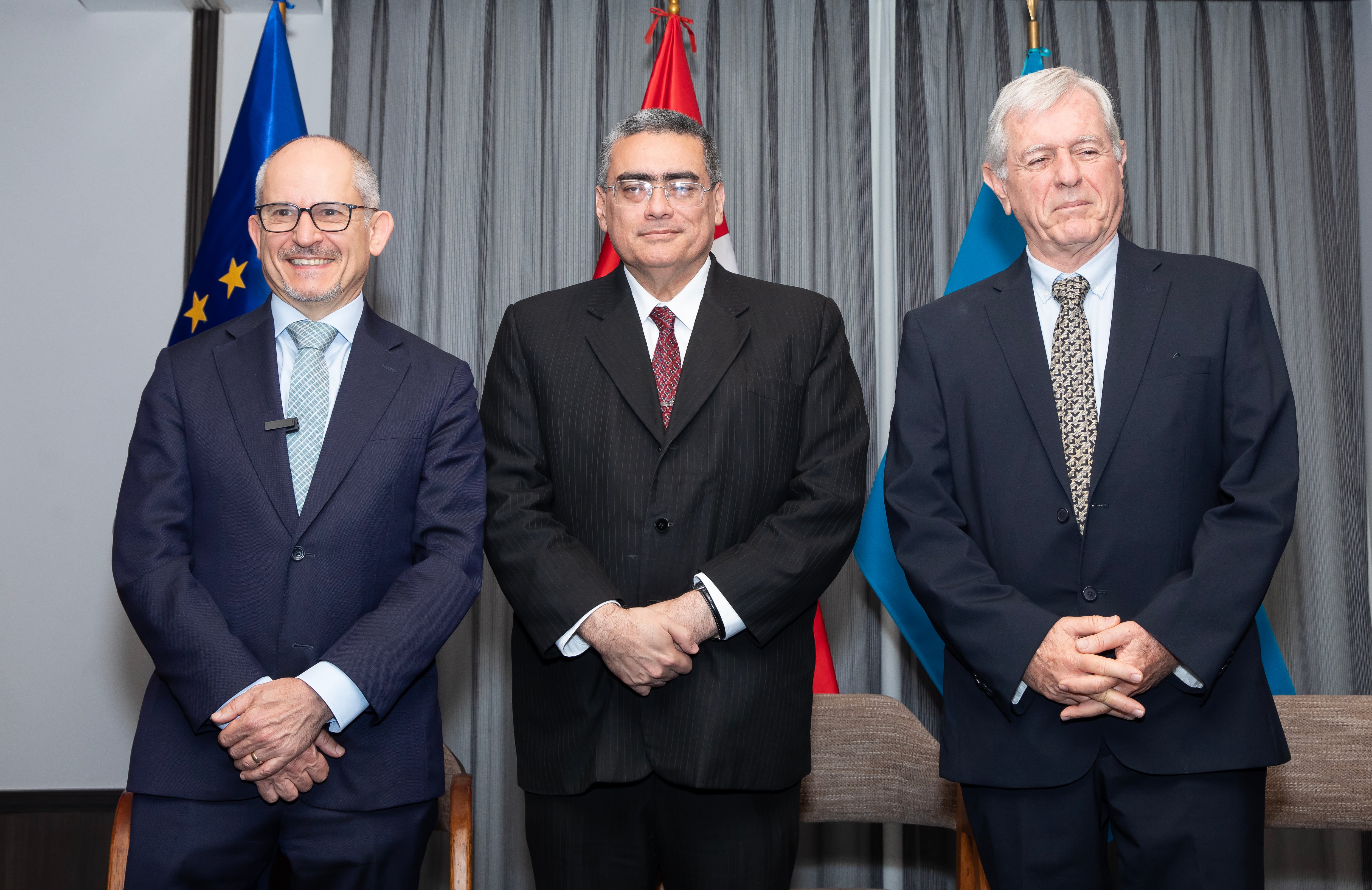 Jonathan Hatwell, Ely Durán y Félix Yapur. (Foto: cortesía de la UE)