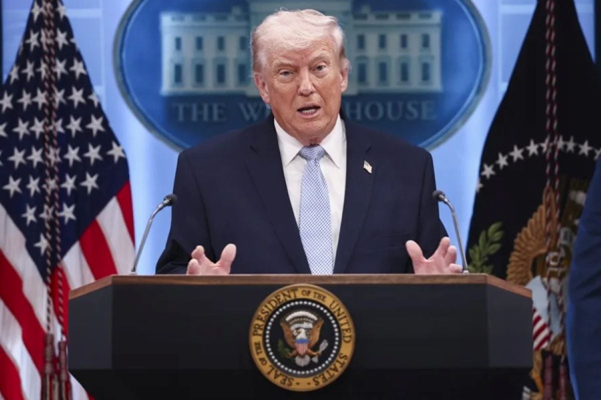 El mandatario estadounidense, Donald Trump, extiende la tregua mientras continúan las negociaciones con Irán mediadas por Pakistán. Foto: EFE.