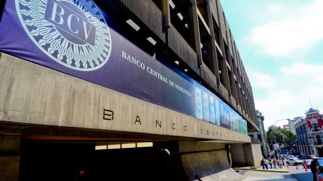 Banco Central venezolano obliga a bancos a vender millones de euros en efectivo