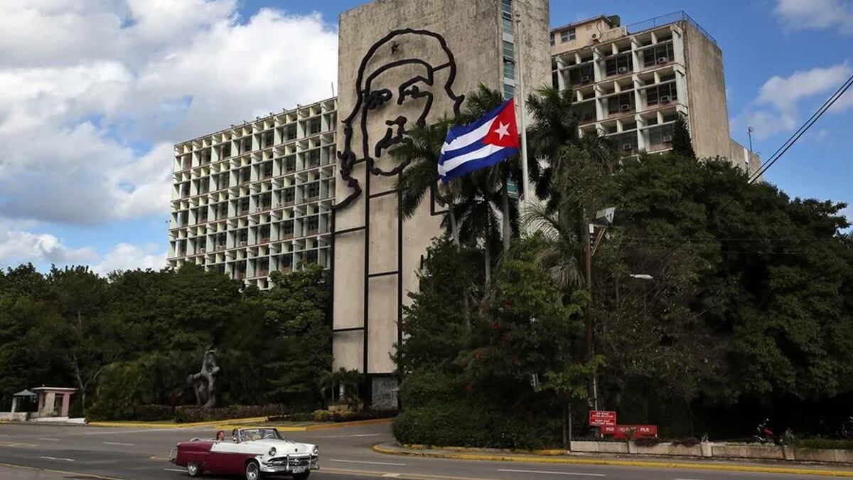 Cuba acusa a EE.UU. de querer dañar al sector privado de la isla con sus nuevas medidas