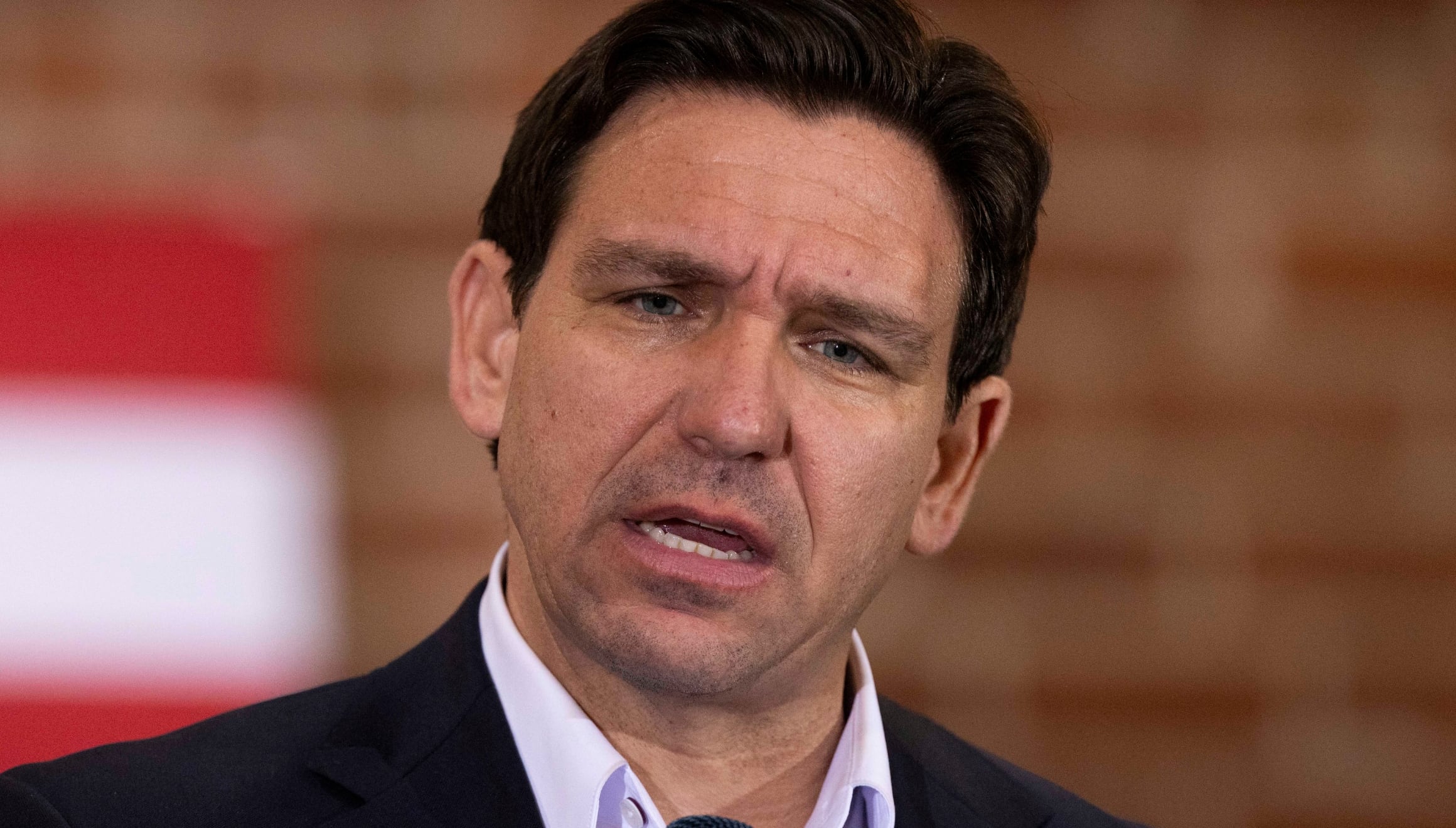 Ron DeSantis firmó esta ley que ya entró en vigor el pasado 1 de octubre (Foto: AFP)