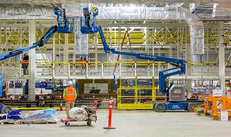 La falta de piezas y partes para autos obedece a los problemas de los proveedores para importar por la falta de divisas en el país suramericano. Foto: GM