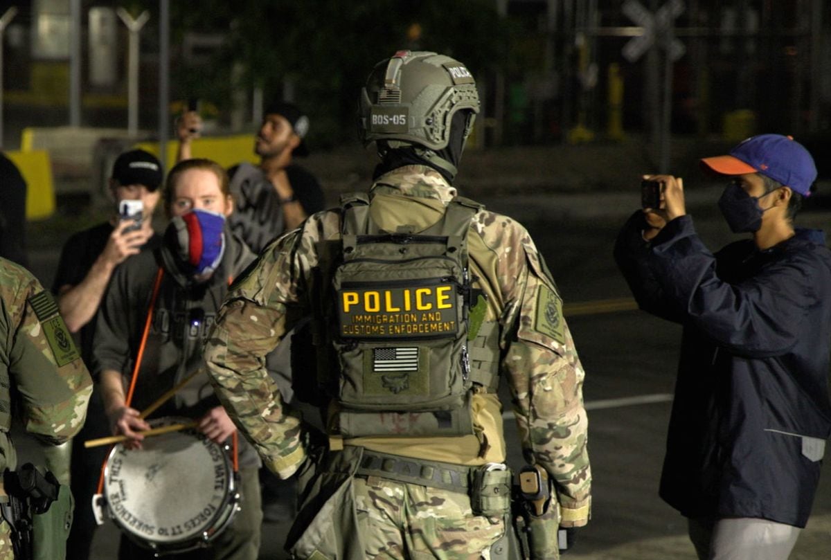 La corte concluyó que el estado probablemente vulneró la Cláusula de Supremacía al intentar regular de forma directa la actuación de funcionarios federales (Foto: ICE / Flickr)