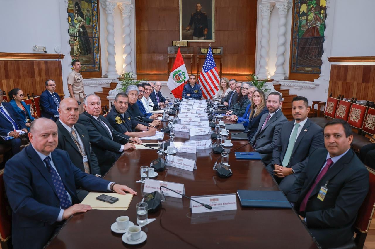 José Jerí se reúne con delegación del FBI. Foto: Presidencia de la República