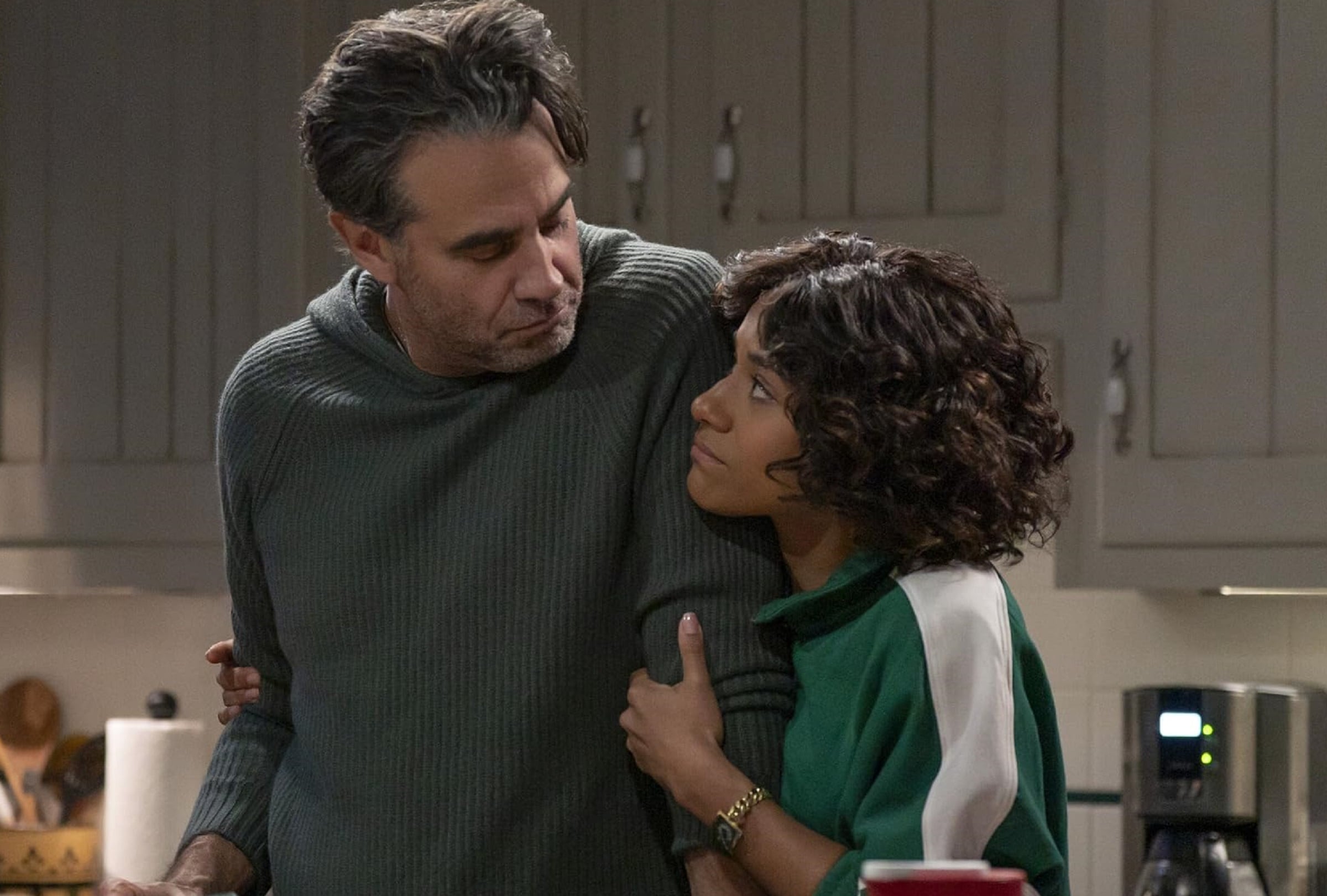 Bobby Cannavale asume el rol de Pete Marino y Ariana DeBose asume el rol de Lucy Farinelli-Watson en el drama procedimental "Scarpetta" (Foto: Amazon Prime Video)