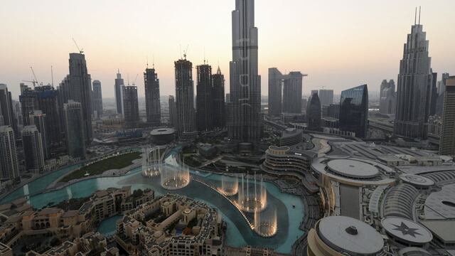Brindis discretos en la expo de Dubái, la primera en un país musulmán