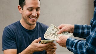Nuevo aumento del salario mínimo en California desde 2027: cuánto subirán los sueldos y a quiénes alcanza
