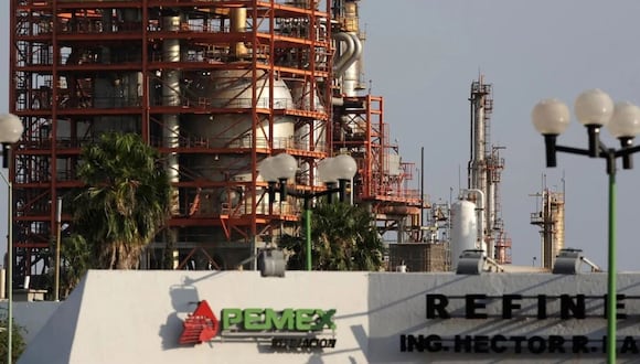 Pemex luego reveló los nombres de dos exfuncionarios, pero no estaba claro qué compensación se pagó, si es que se concretó. (Foto: Reuters)