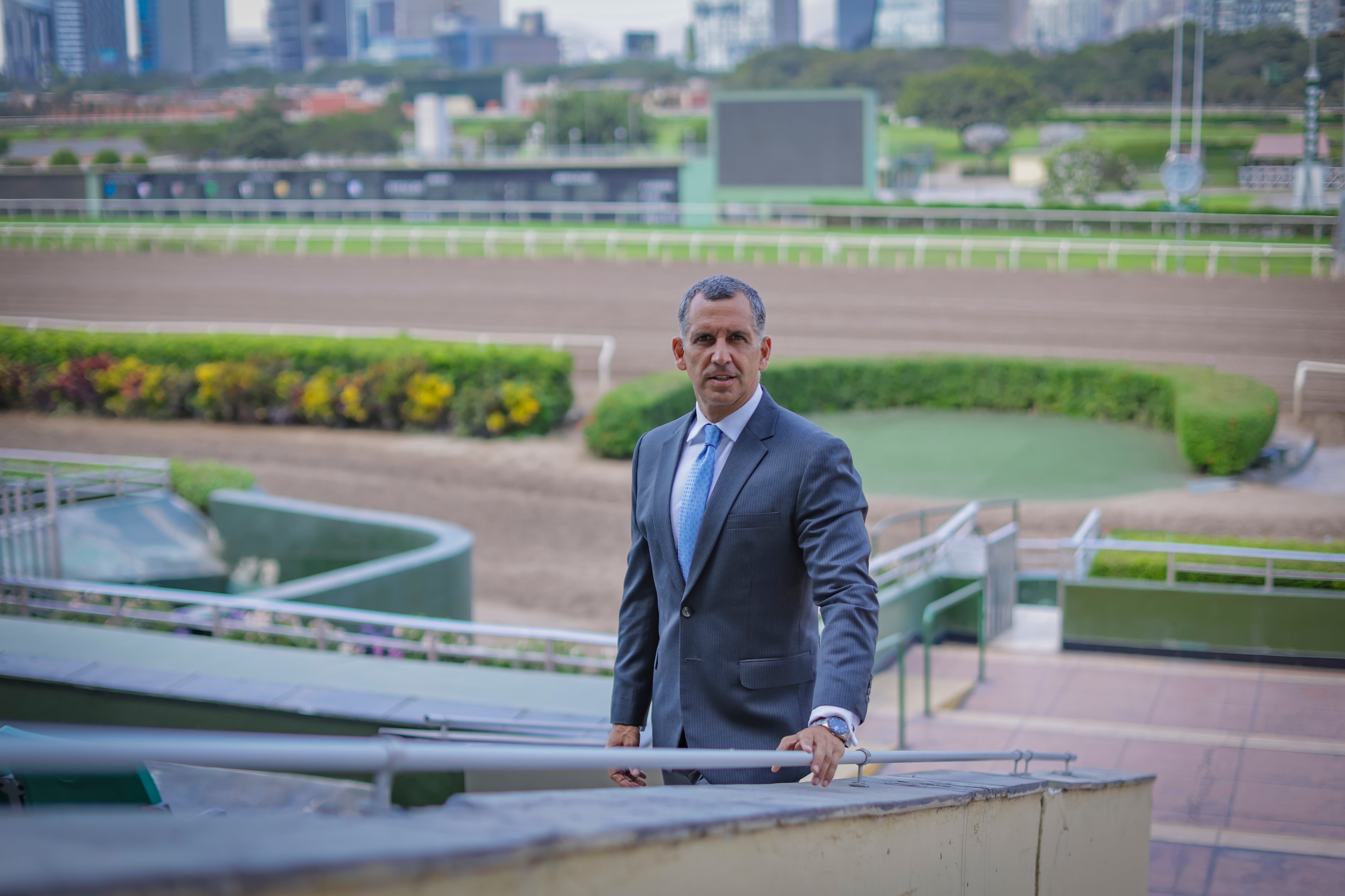 Danilo Chávez, presidente del Jockey Club del Perú, proyecta que las inversiones en áreas sociales, coworking y zonas recreativas permitirán captar entre 50 y 70 nuevos socios al año. Cada nuevo socio hace un pago de US$ 25 mil y paga una mensualidad de US$ 275. (Foto: Archivo GEC)