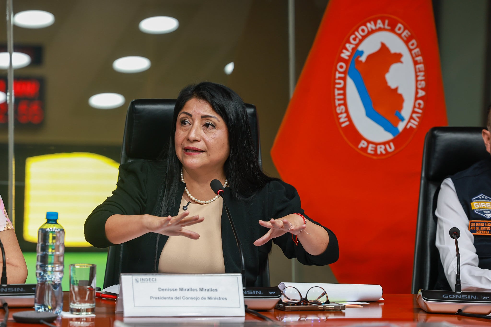 La premier Denisse Miralles lamentó que estén especulando algunas empresas, ya que no hay escasez de combustibles. Foto: Andina