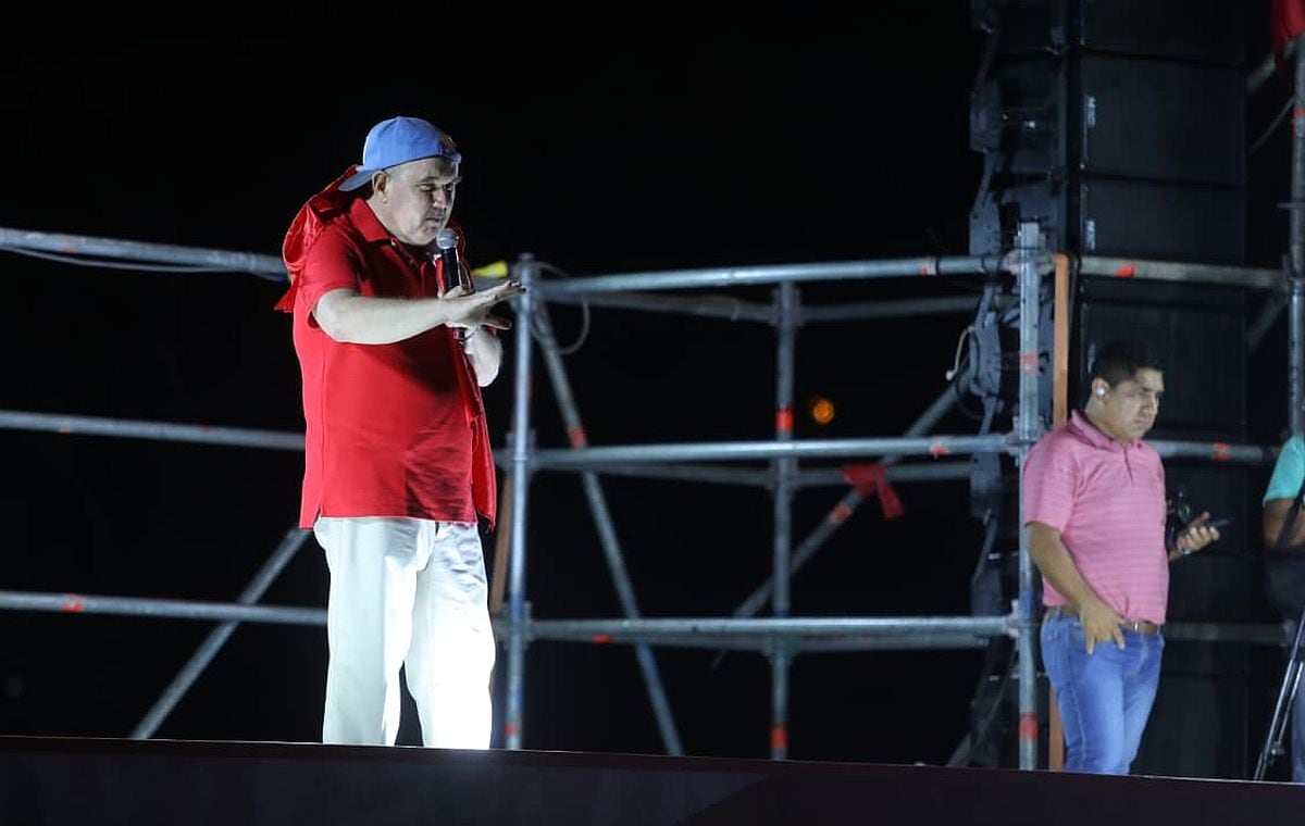 Rafael López Aliaga, candidato presidencial de Renovación Popular, formó parte de una jornada de protesta contra la ONPE y el JNE en el Campo de Marte | Foto: El Comercio