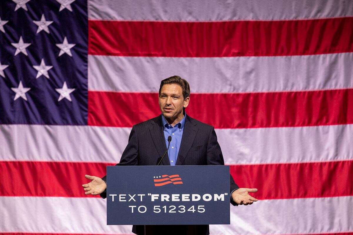 El gobernador de Florida y aspirante a presidente de 2024, Ron DeSantis (Foto de Logan Cyrus / AFP)