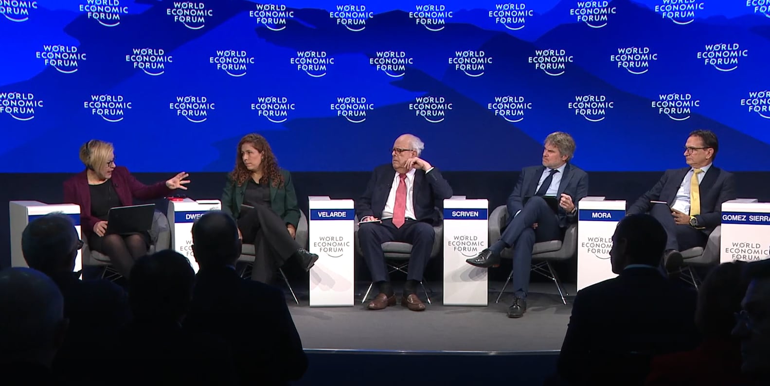 Julio Velarde en Davos. Foto: Captura del panel "Breaking Latin America’s Growth Ceiling" del Foro Económico Mundial