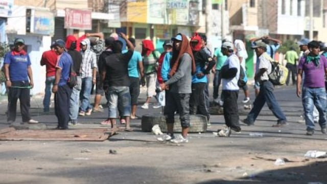 Procuradores denunciarán a mineros que atacaron a la Policía, edificios y carros en el centro de Lima
