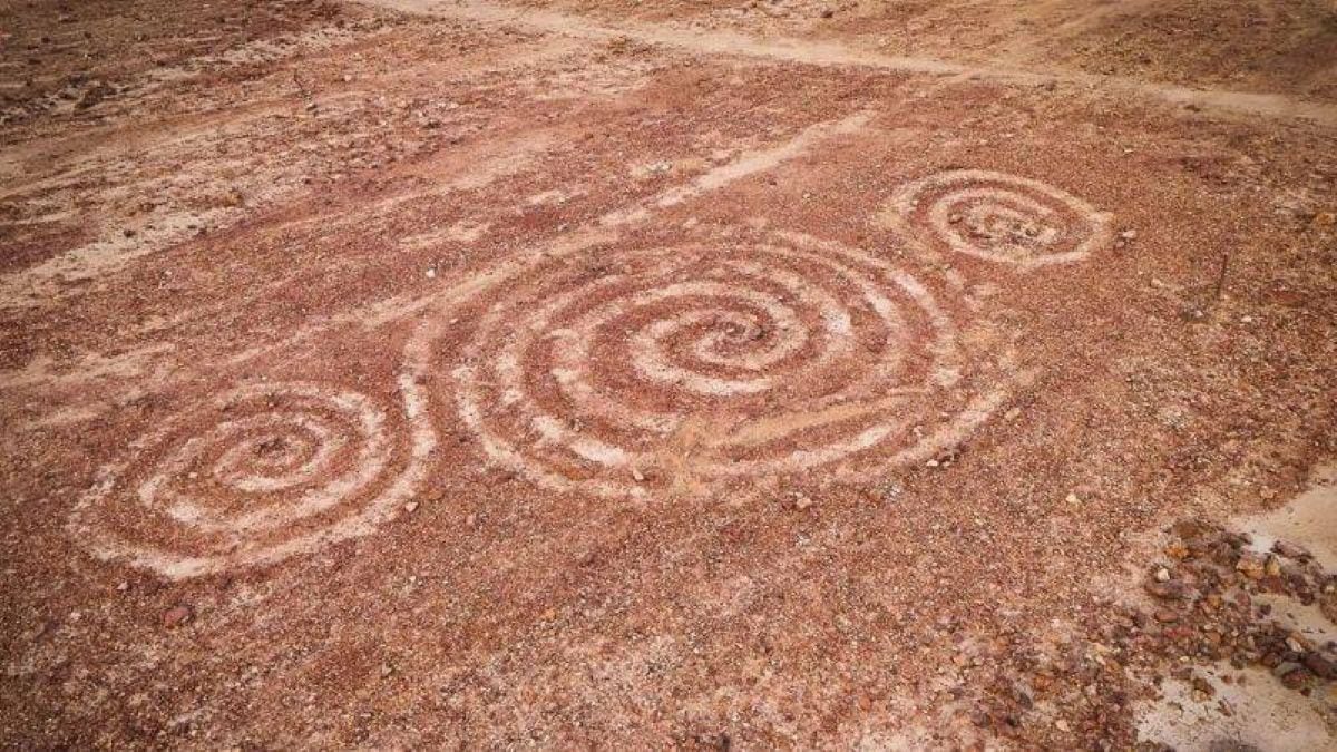 El Ministerio de Cultura denunció la destrucción total del geoglifo prehispánico Triple Espiral en la zona arqueológica Quebrada Santo Domingo, en Trujillo. Foto: X.