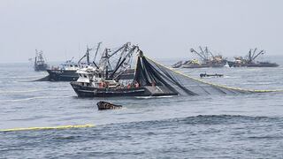 Más de 100 países acuerdan acabar con millones de toneladas de pesca ilegal