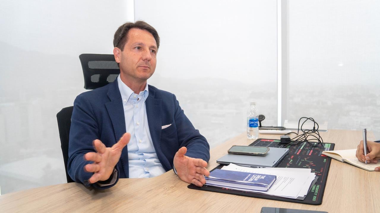 “El Perú es un país muy innovador, tanto en el sector privado como en el público. Hay muchas oportunidades para digitalizar procesos y modernizar servicios”, señaló Carlo Filangieri al destacar el potencial de crecimiento tecnológico del mercado peruano. (Foto: Italtel)