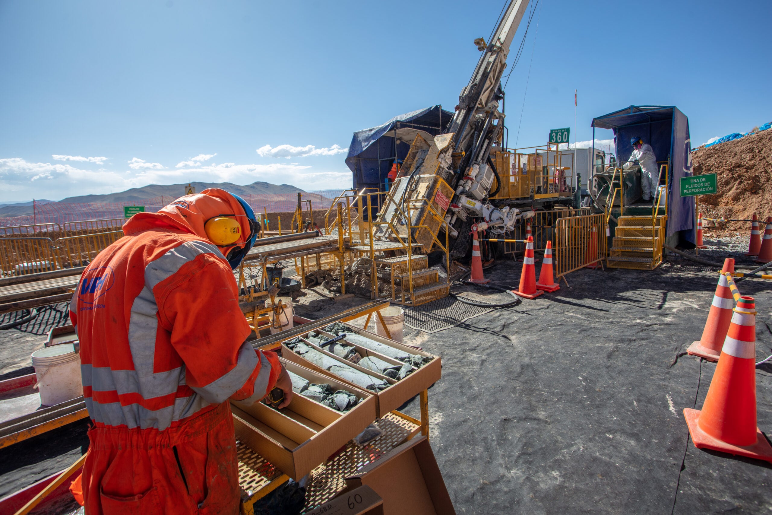 Además de las plataformas, Gold Fields habilitará 10.39 kilómetros de accesos, un campamento, 40 áreas de estacionamiento y cuatro áreas de facilidades. Foto: MDH