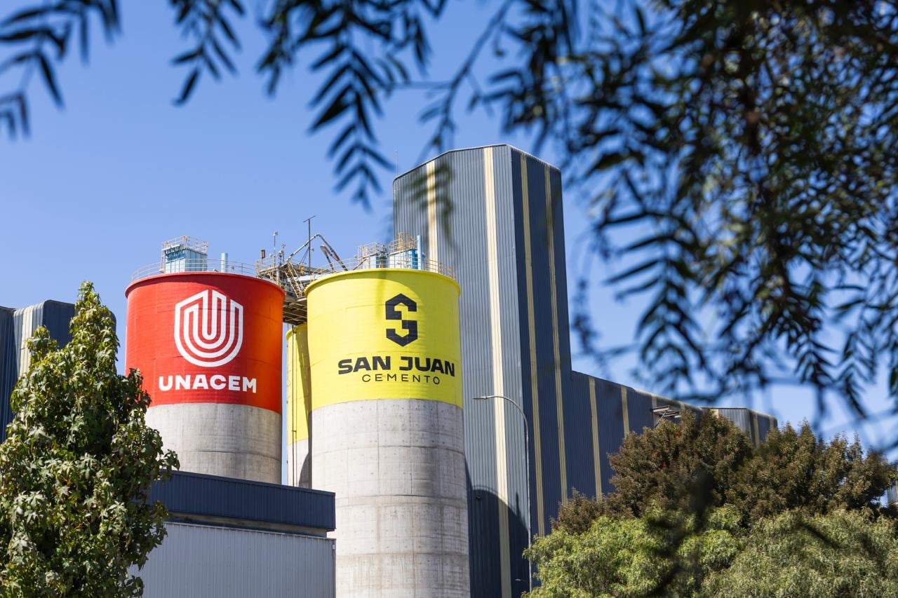 Unacem fortalece sus operaciones de cemento y energía en Perú.