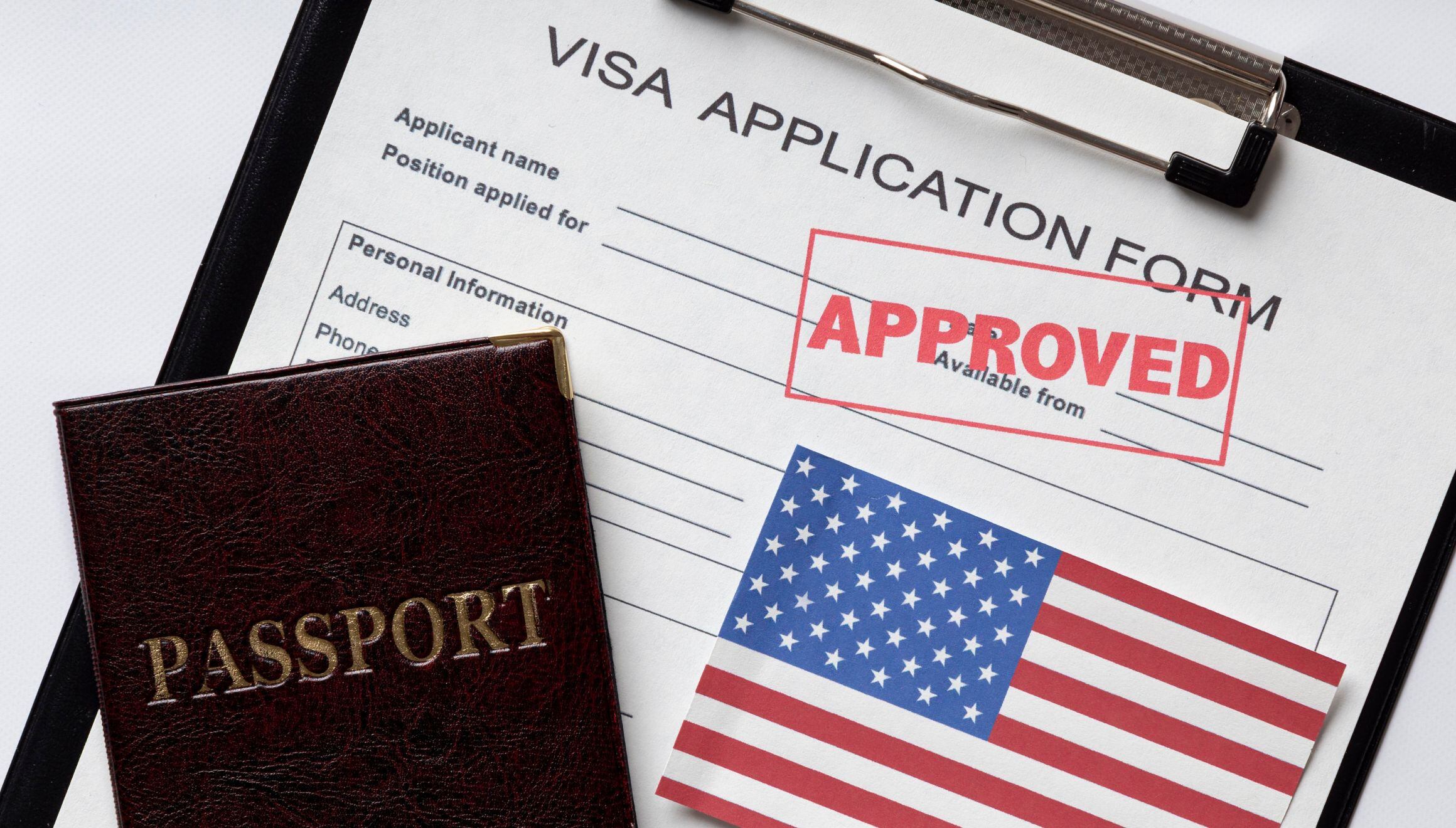 La visa H-1B, alguna vez sinónimo de oportunidades para innovadores globales, se ha convertido en territorio de incertidumbre legal (Foto: Freepik)