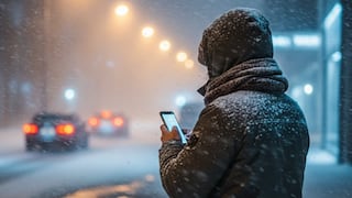 Guía de supervivencia ante la megatormenta en EE. UU.: cómo evitar que tu celular se apague