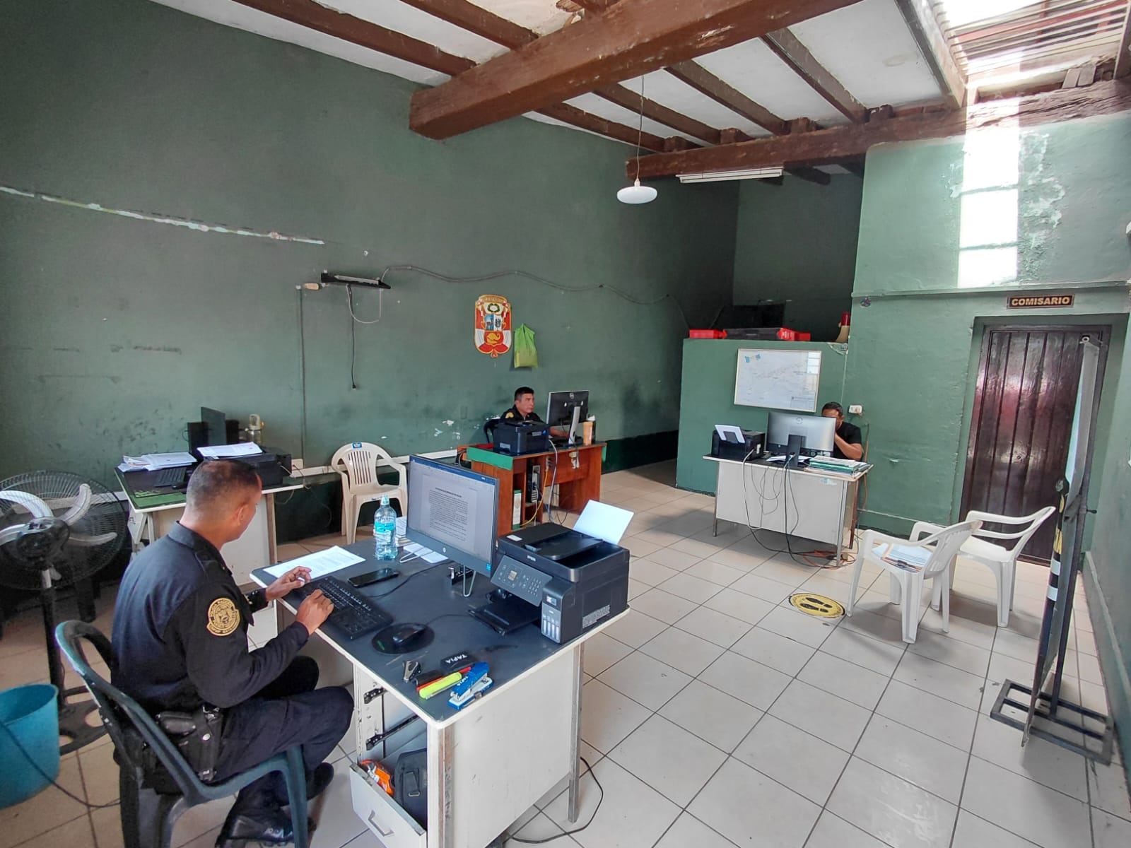 La Defensoría advierte riesgos estructurales, falta de certificaciones de seguridad y locales antiguos aún en funcionamiento. Foto: difusión