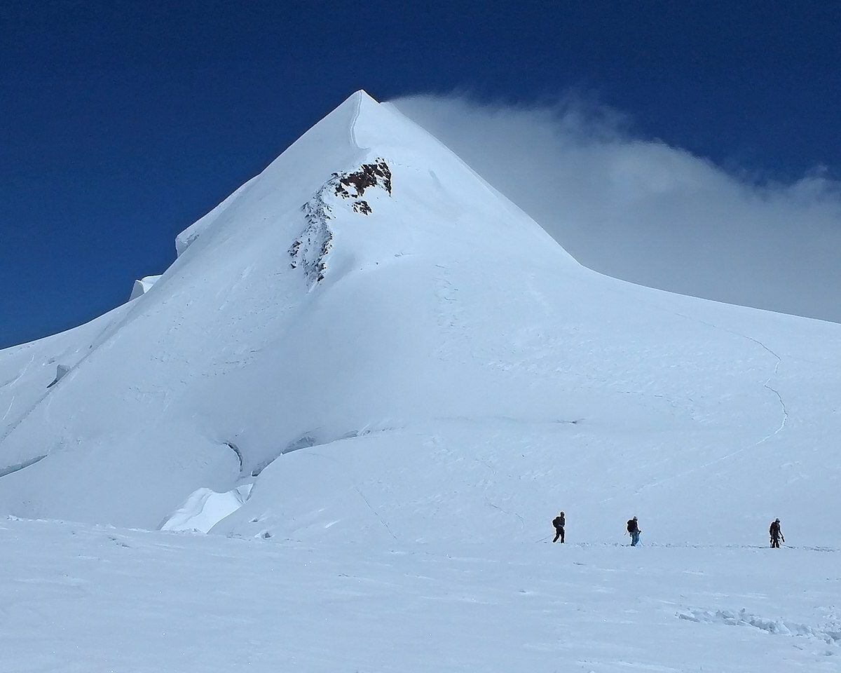Punta Parrot, una de las cumbres del macizo del Monte Rosa en la frontera suizo-italiana, donde se ha descendido de 4.463 a 4.434 metros, casi una treintena menos. (Foto: difusion)