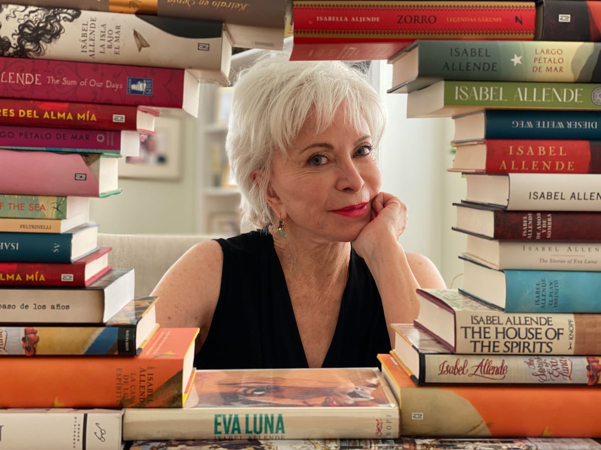 La escritora Isabel Allende (Crédito fotográfico: Lori Barra)