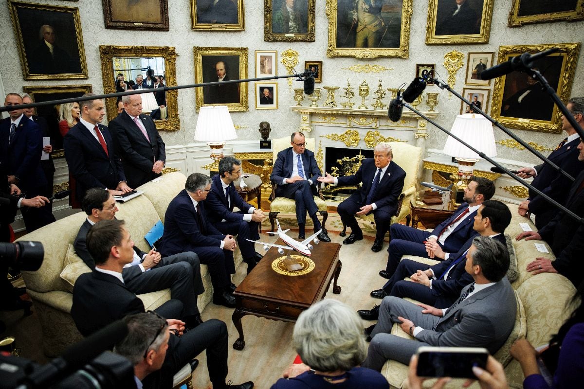 El canciller alemán Friedrich Merz y el presidente estadounidense Donald Trump en Washington. Foto: Samuel Corum/Sipa/Bloomberg
