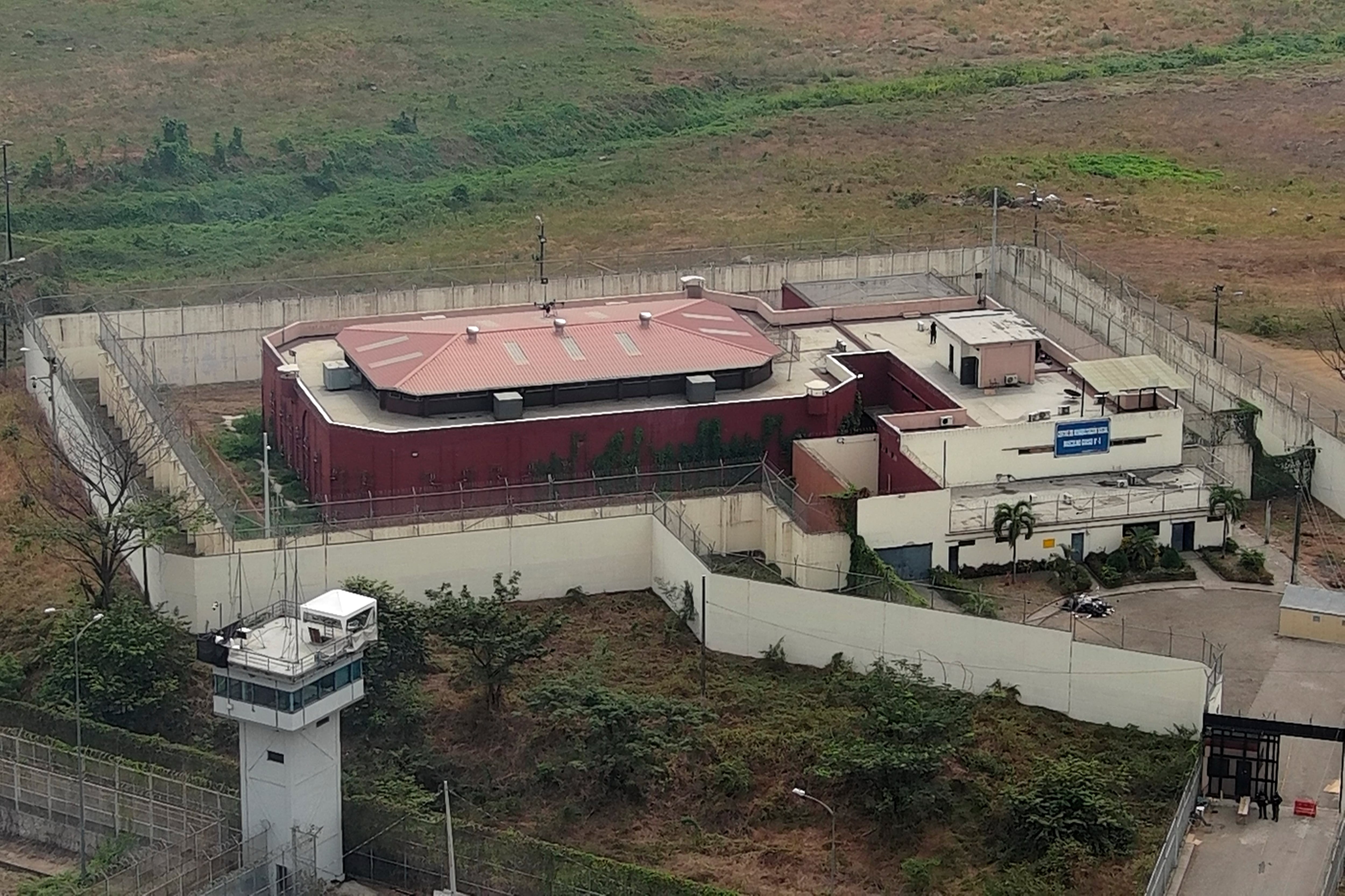 Vista aérea de la prisión de máxima seguridad La Roca en Guayaquil, Ecuador, tomada el 5 de septiembre de 2024. (Foto de Marcos Pin/AFP).