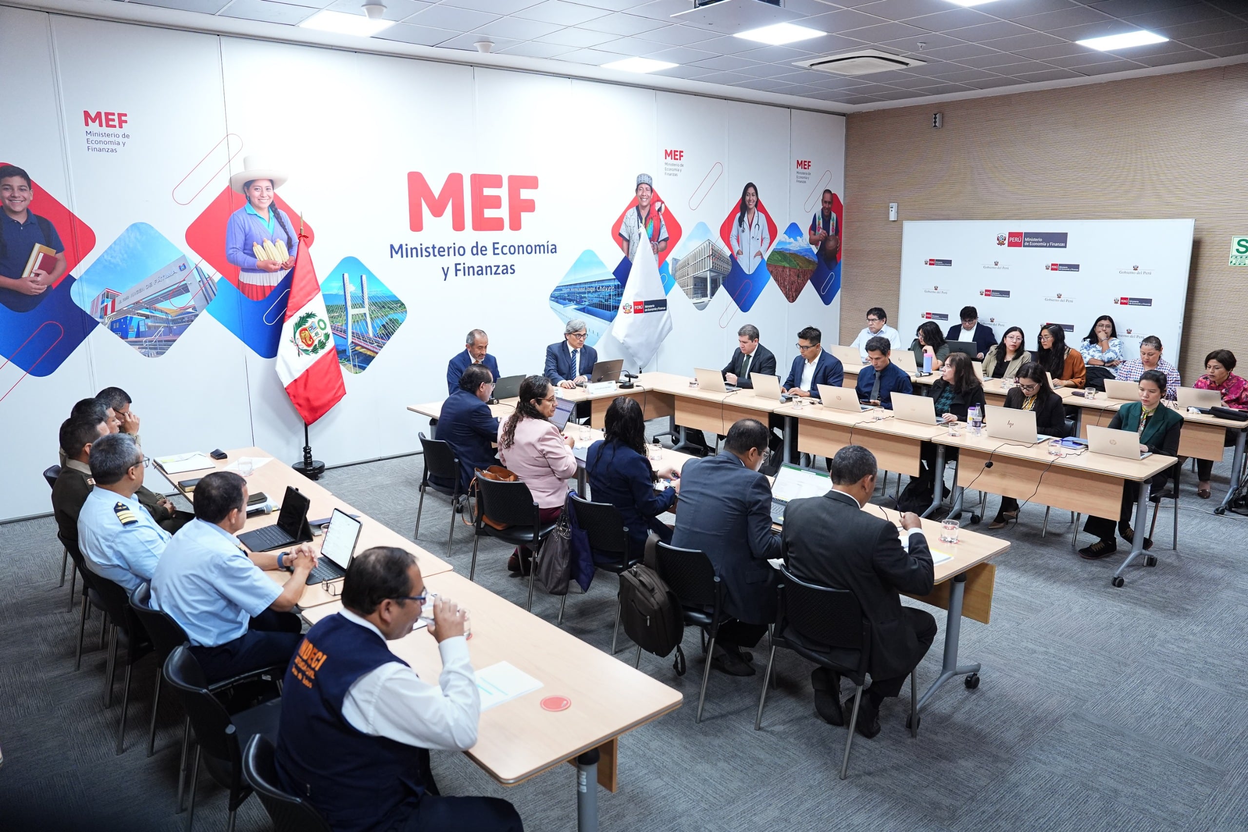 El compromiso: realizar esfuerzos para lograr una programación presupuestaria técnicamente sustentada, preservando la sostenibilidad de las finanzas públicas. Foto: MEF.