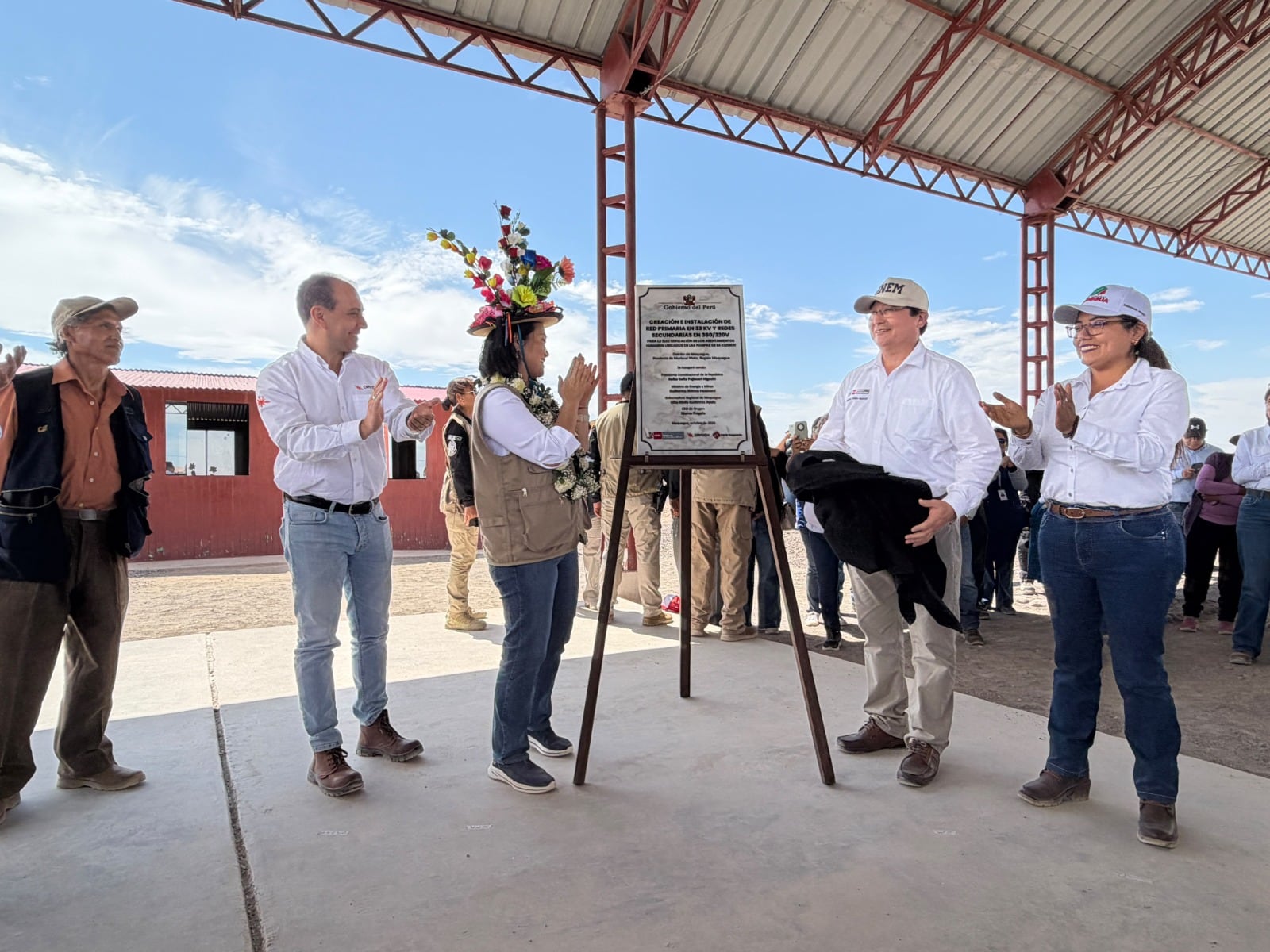 El MINEM ejecutó una obra de electrificación rural en las Pampas de Clemesí, Moquegua, para ampliar el acceso a la energía.