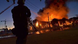 Tras saqueos e incendios, minorista chileno SMU busca levantarse