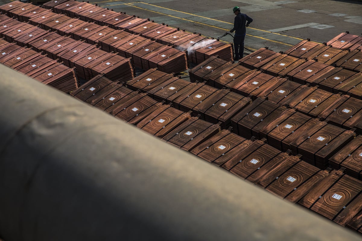 El mecanismo de transmisión es bastante claro: cada dólar de inversión destinado a infraestructura física de IA genera una señal directa de demanda de cobre. (Foto: Bloomberg)