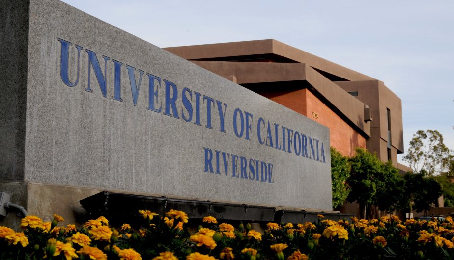 Así se ve la fachada de la Universidad de California en Riverside (Foto: ucr.edu)