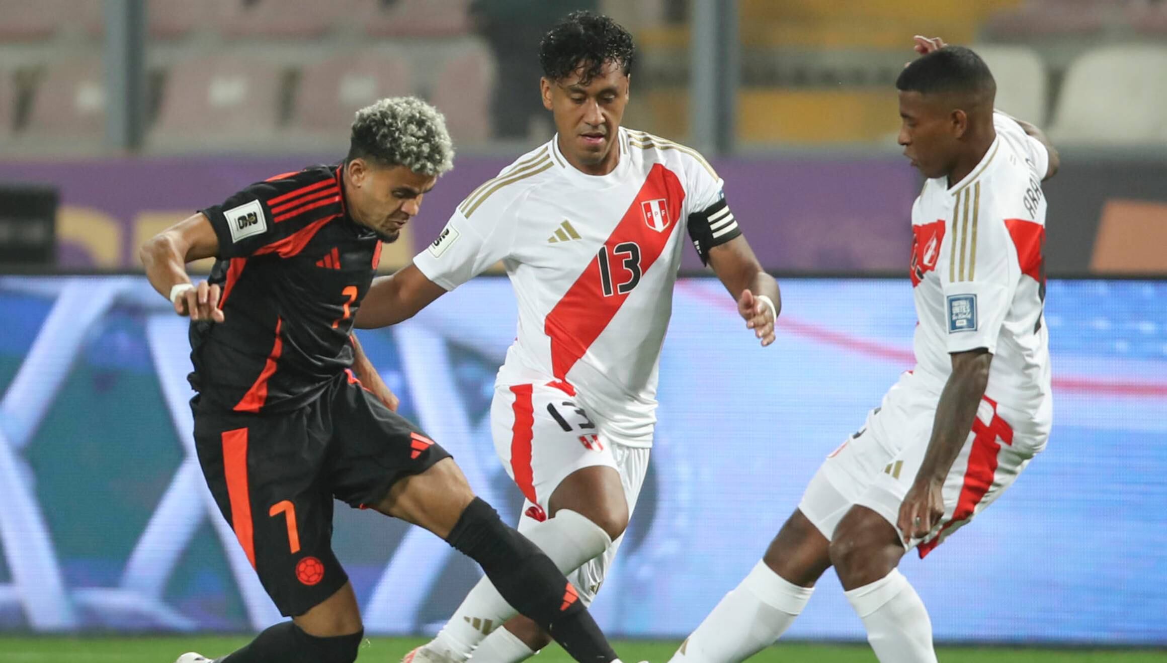 La Selección Peruana se juega el todo o nada el martes ante Ecuador tras el empate 1-1 ante Colombia. (EFE/ Paolo Aguilar)