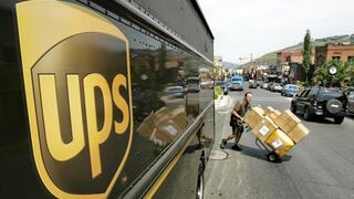 UPS recorta empleos mientras se alista para negociar contratos con sindicatos