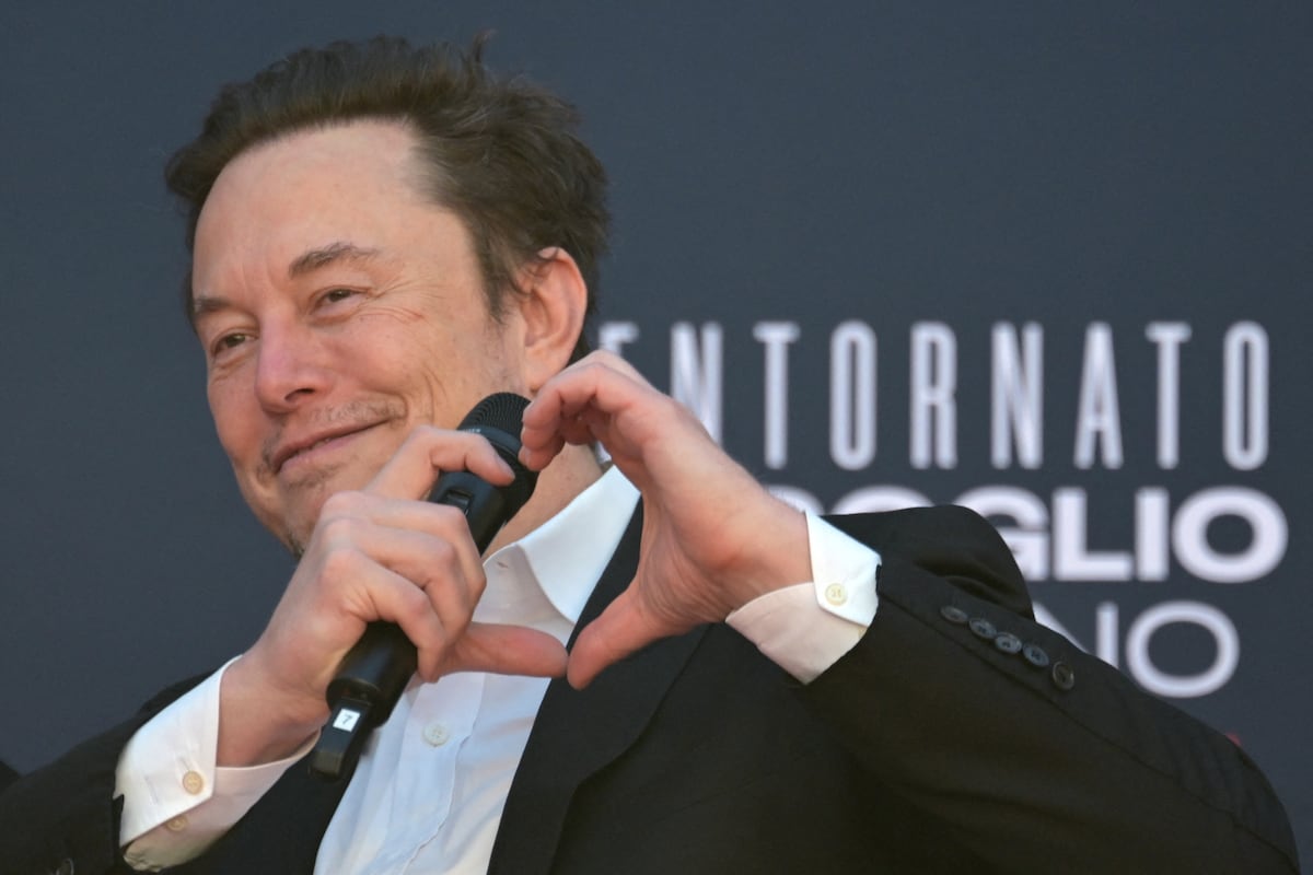 El magnate Elon Musk evitó dar detalles sobre el plan, al asegurar que se revelarán en agosto.