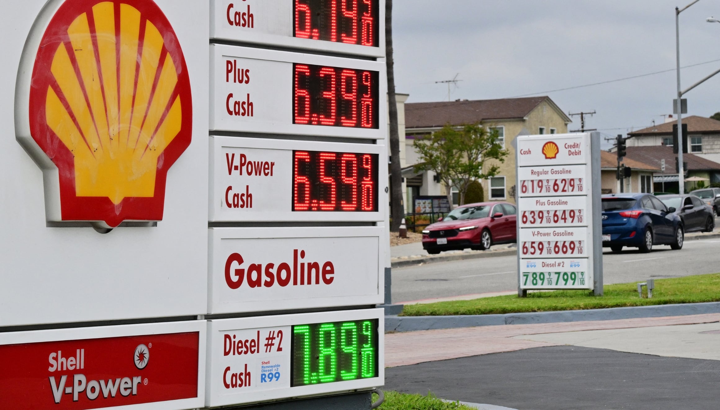 Una gasolinera en el estado de California (Foto: AFP)