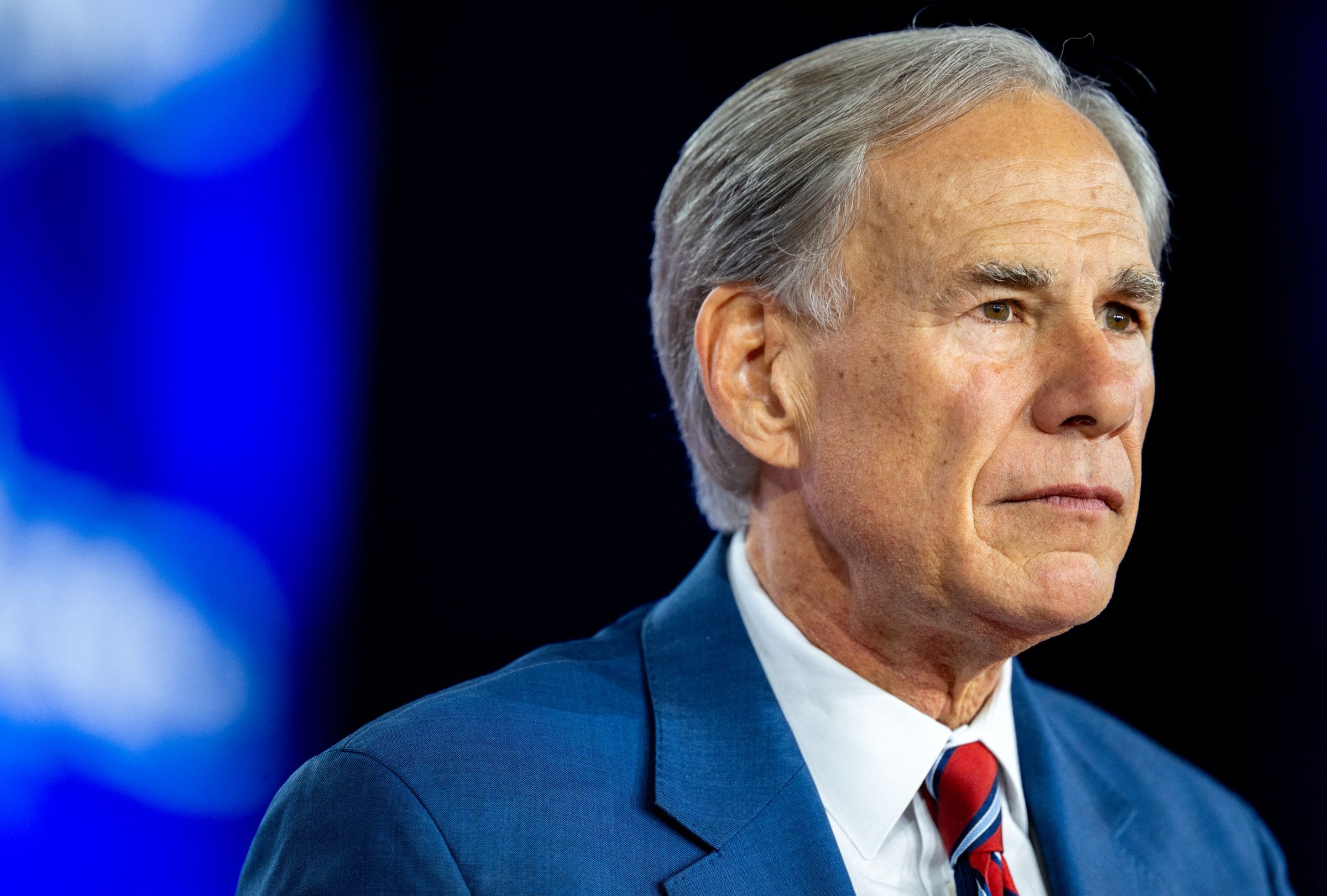 “Texas quiere su dinero de vuelta”. La ley que autoriza a Greg Abbott a exigir el reembolso por la Operación Lone Star (Foto: Brandon Bell / Getty Images / AFP)