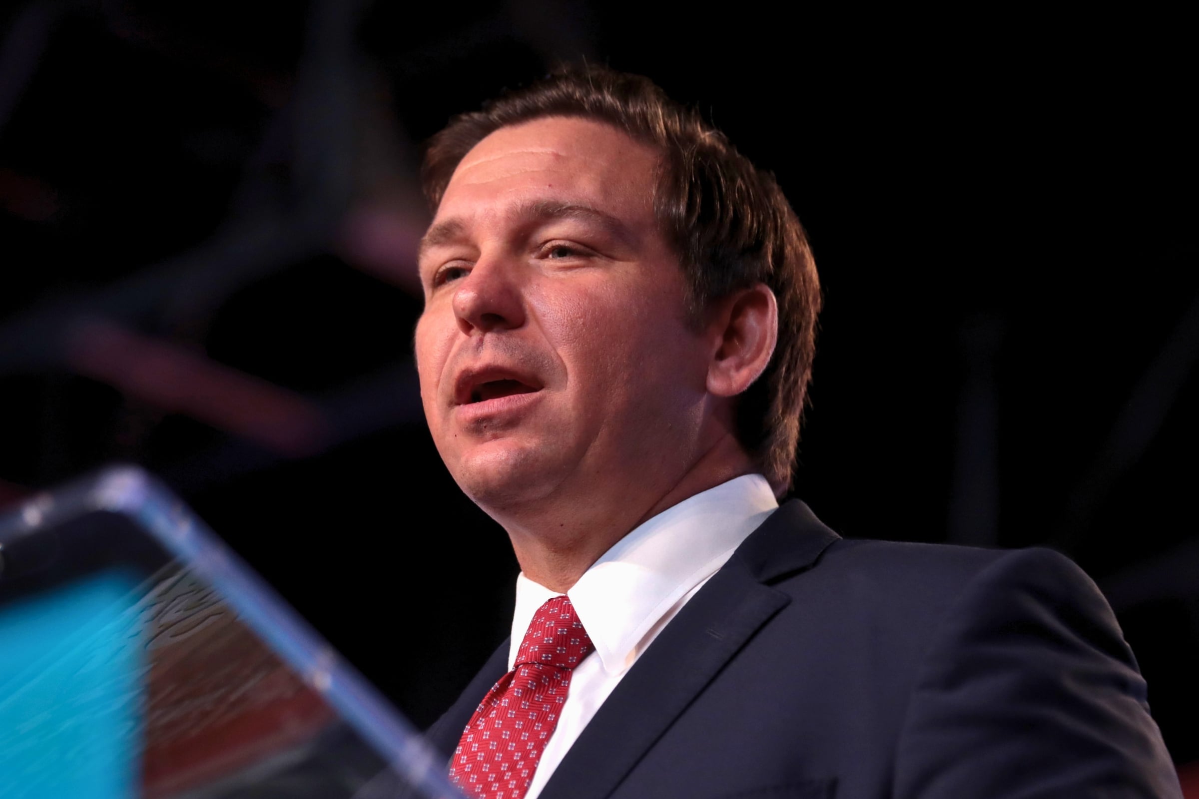 El gobernador Ron DeSantis fue el encargado de hacer oficial esta ley (Foto: Gage Skidmore / Flickr)