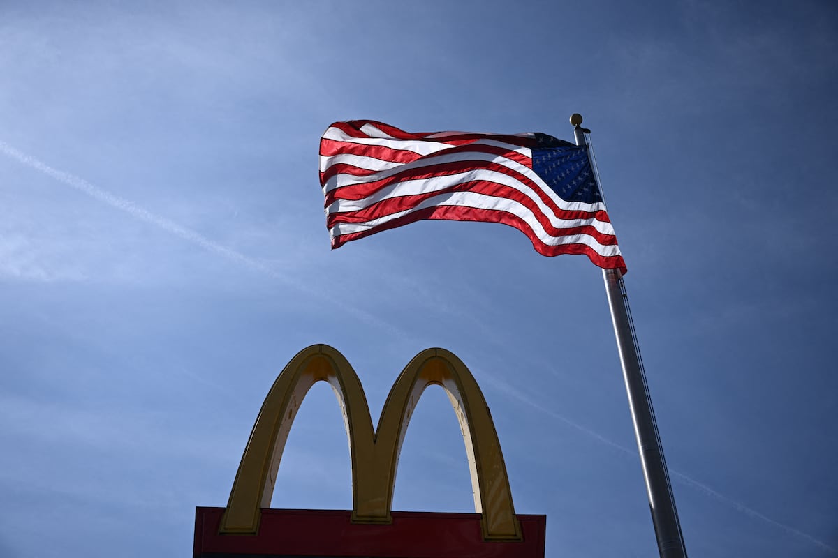 Los clientes de McDonald’s hicieron una campaña en redes para pedir el regreso de estos wraps, que regresará a la cadena de restaurantes estadounidense este 10 de julio. (Foto de Brendan SMIALOWSKI / AFP)