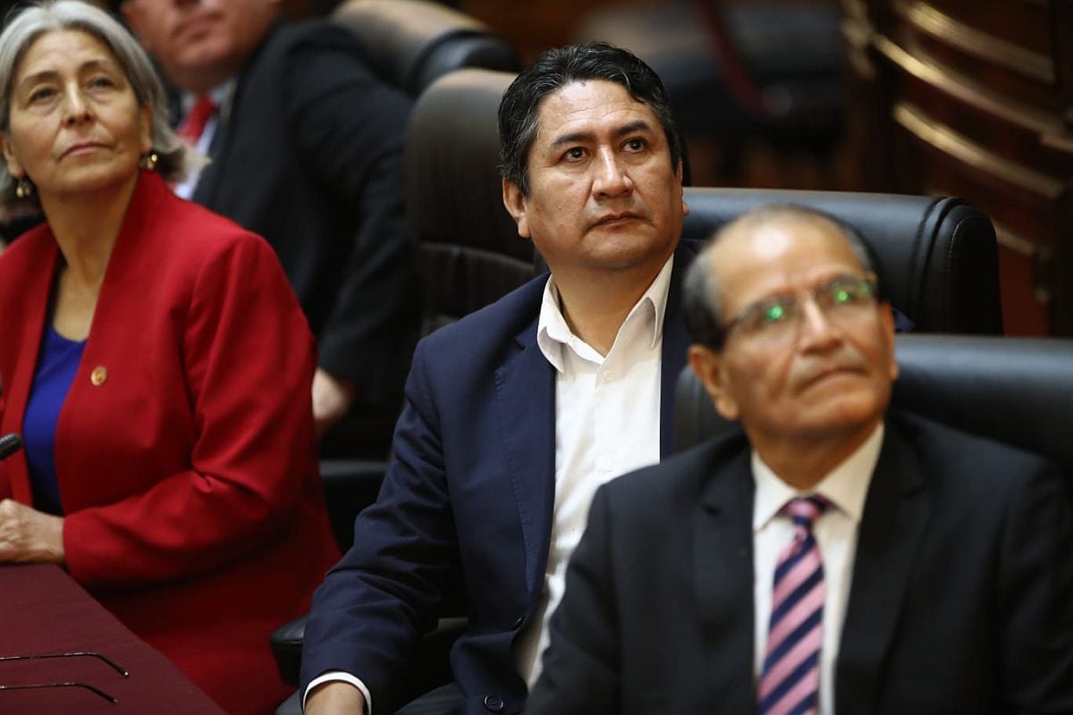 El líder de Perú Libre, Vladimir Cerrón, continúa no habido tras su sentencia que se emitió el 6 de octubre. (foto: GEC)