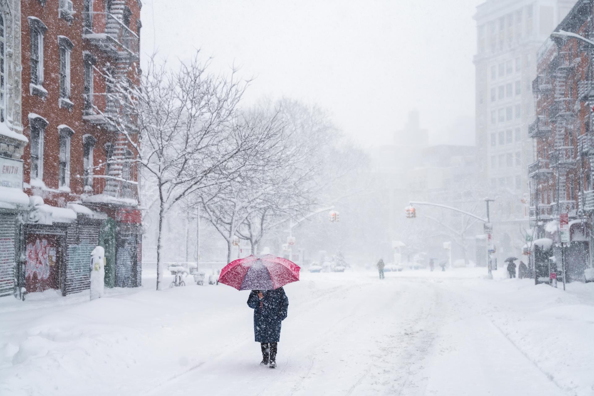 Las autoridades movilizaron a la Guardia Nacional y reforzaron refugios, centros de calentamiento y servicios de asistencia. (Foto: EFE / EPA / OLGA FEDOROVA)