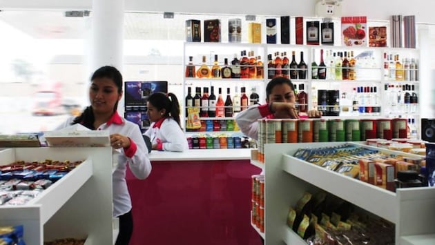 El canal tradicional (bodegas y mercados) continúa concentrando la preferencia de compra fuera de Lima, impulsado por la cercanía y confianza del comerciante local. (Foto: Archivo)